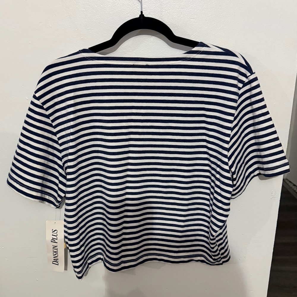 Danskin Navy and White Striped Short Sleeve Cropped Tee - Picture 5 of 5